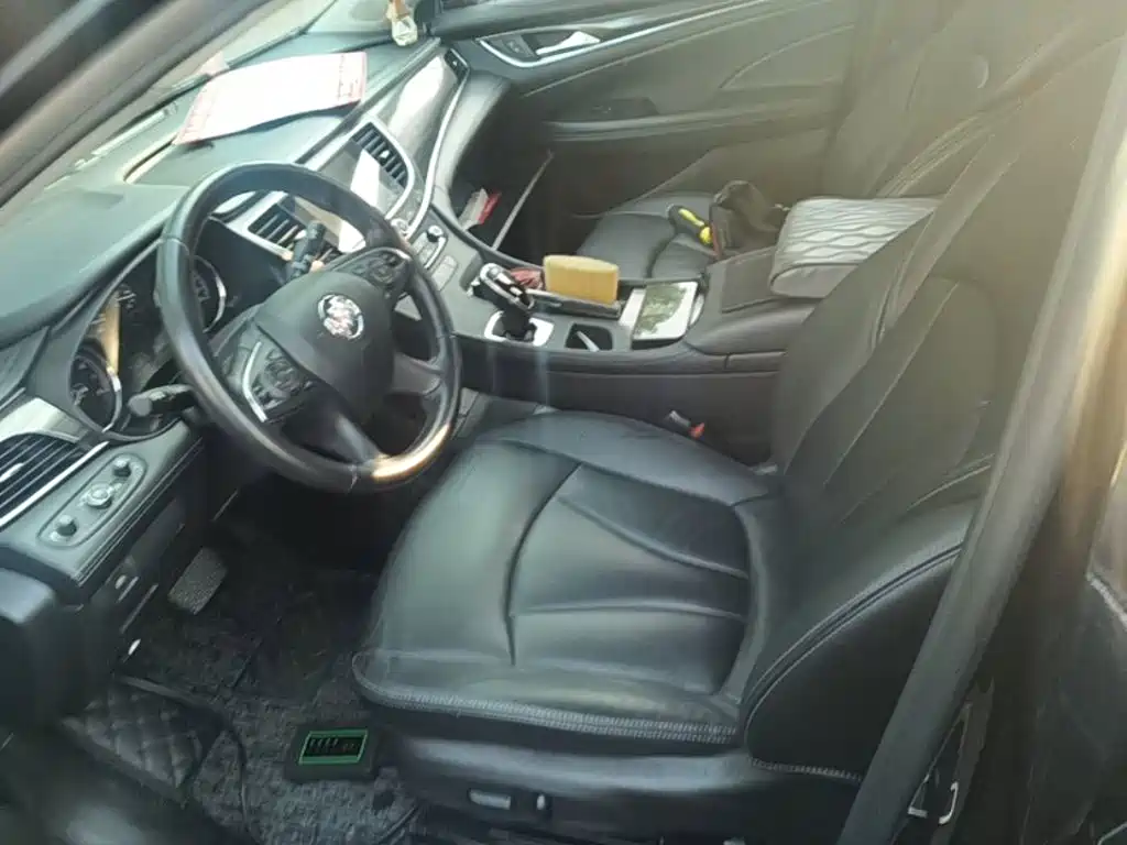 Photo 15 - Buick LaCrosse