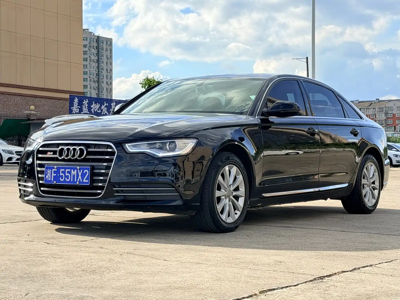 Фото 1 - Audi A6L