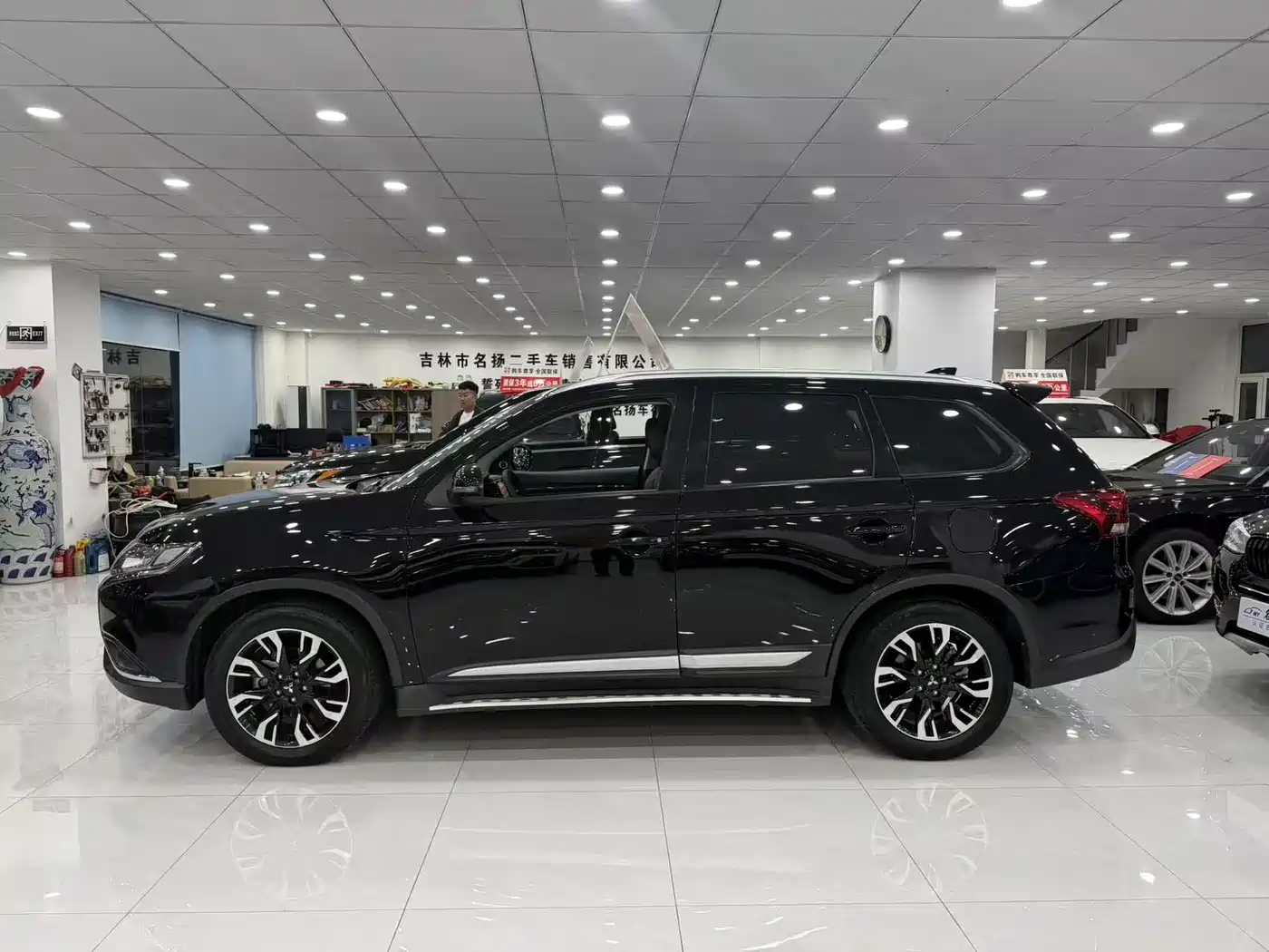 Mitsubishi Outlander 2021 2020 2.0L 2WD Premium 5-seater