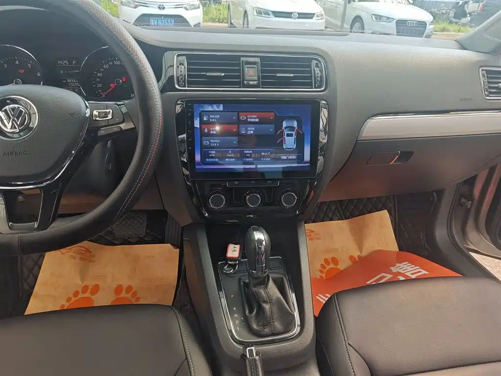 Volkswagen Sagitar 2018 1.6L Automatic Comfort фото 8