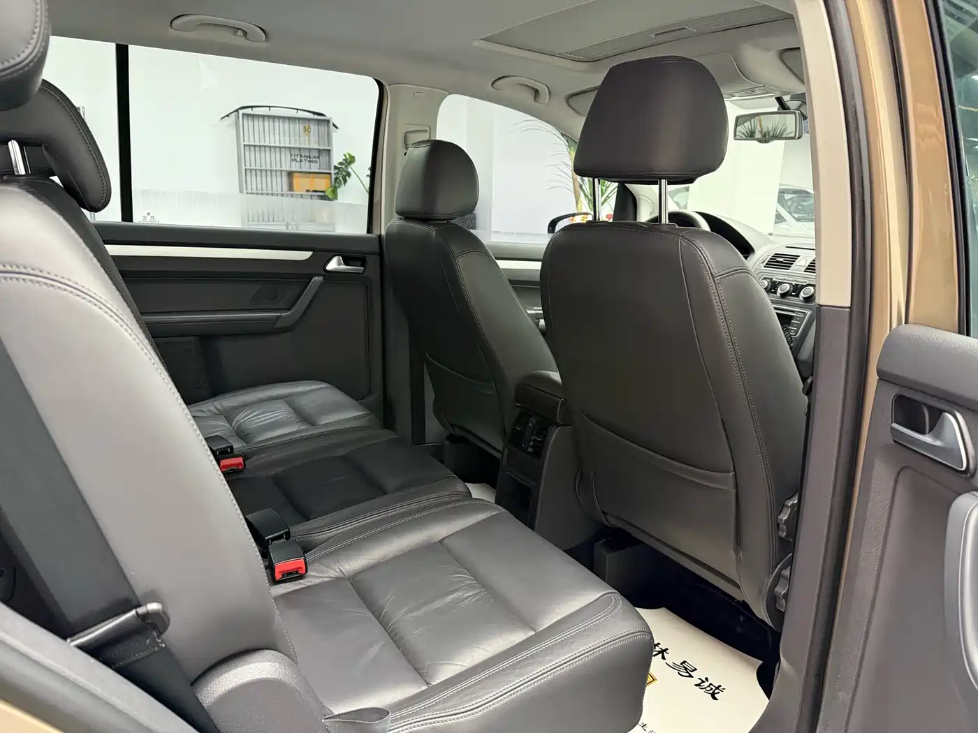 Volkswagen Touran 2015 1.4T DSG Comfort Edition 5-seater фото 15