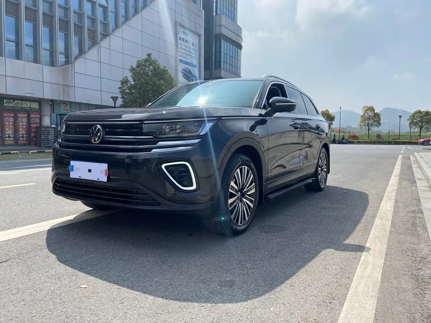 Volkswagen Talagon 2023 330TSI Luxury Touring Edition