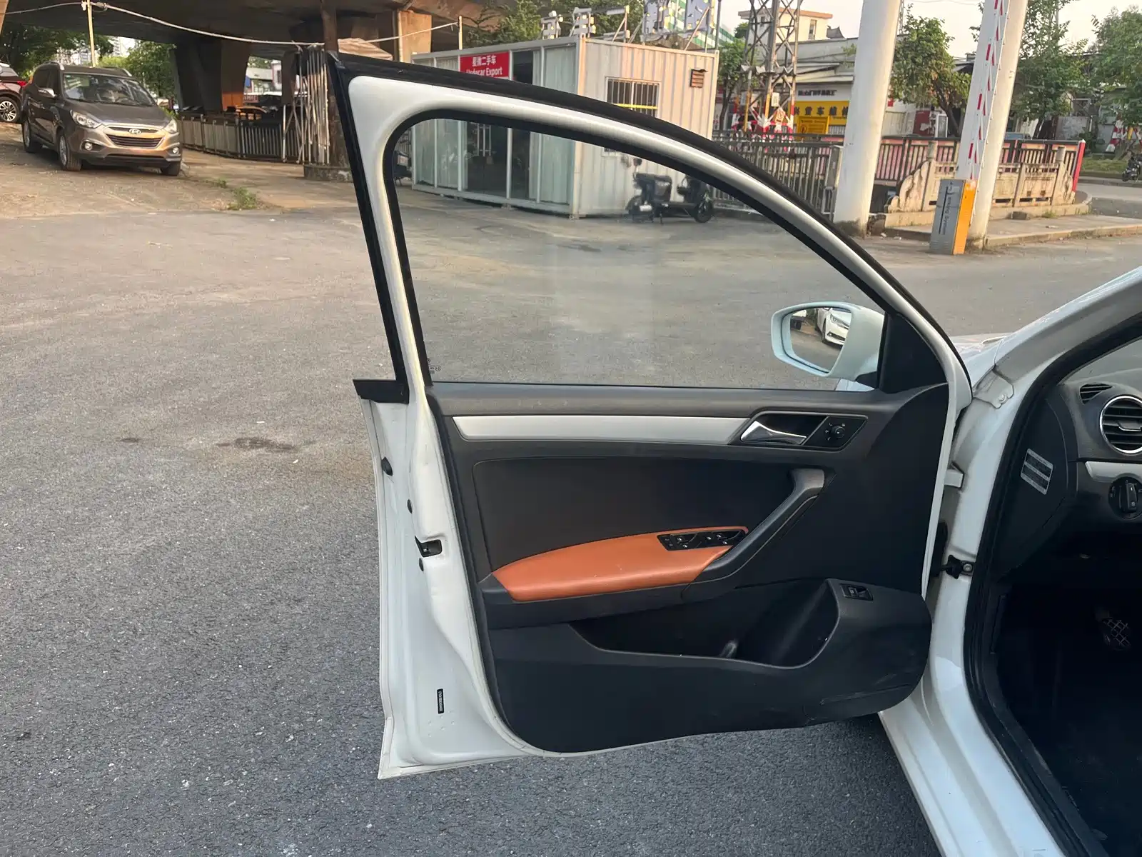 Photo 10 - Volkswagen Jetta