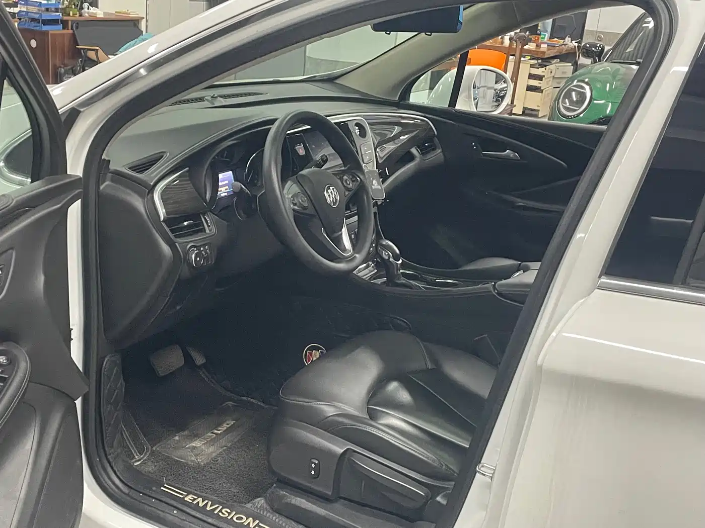 Buick Envision Plus 2020 20T FWD Leading фото 10