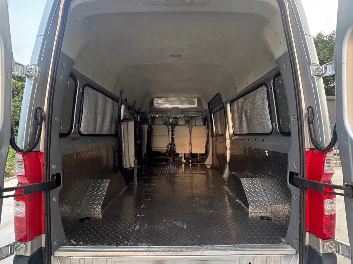 Foton Tuyano 2021 2020 2.5T Manual Tongtu Extended Wheelbase Medium Roof 6/7-Seater 4J25TC3