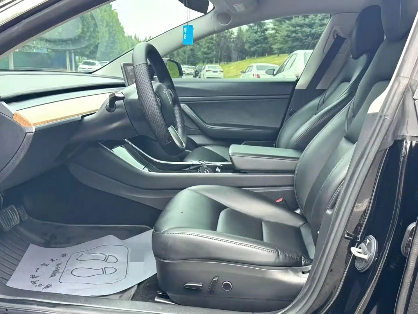 Фото 4 - Tesla Model 3