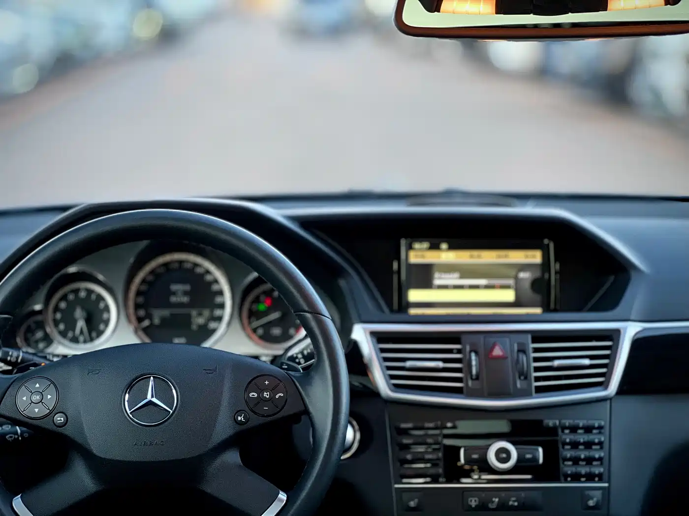 Mercedes-Benz E-Class 2010 E 300 L Fashion фото 12