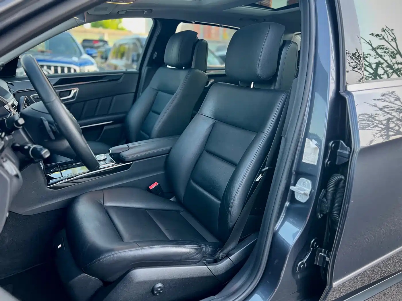 Mercedes-Benz E-Class 2010 E 300 L Fashion фото 35