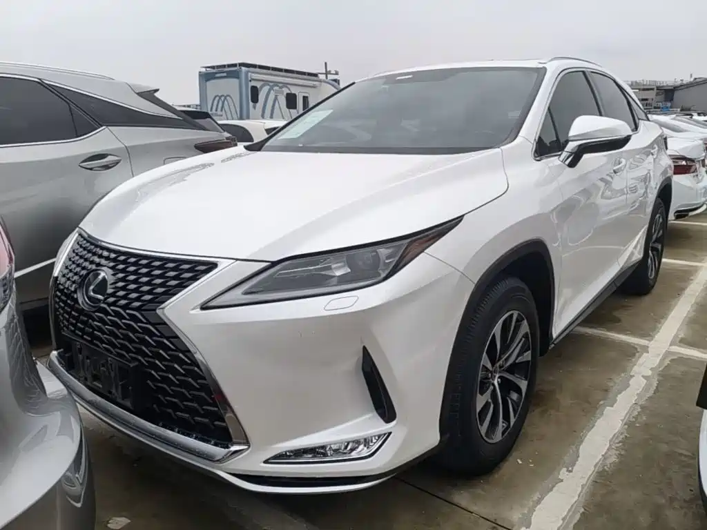 Фото 1 - Lexus RX