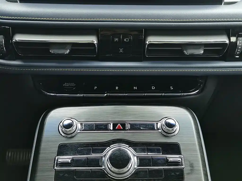 LINCOLN NAVIGATOR