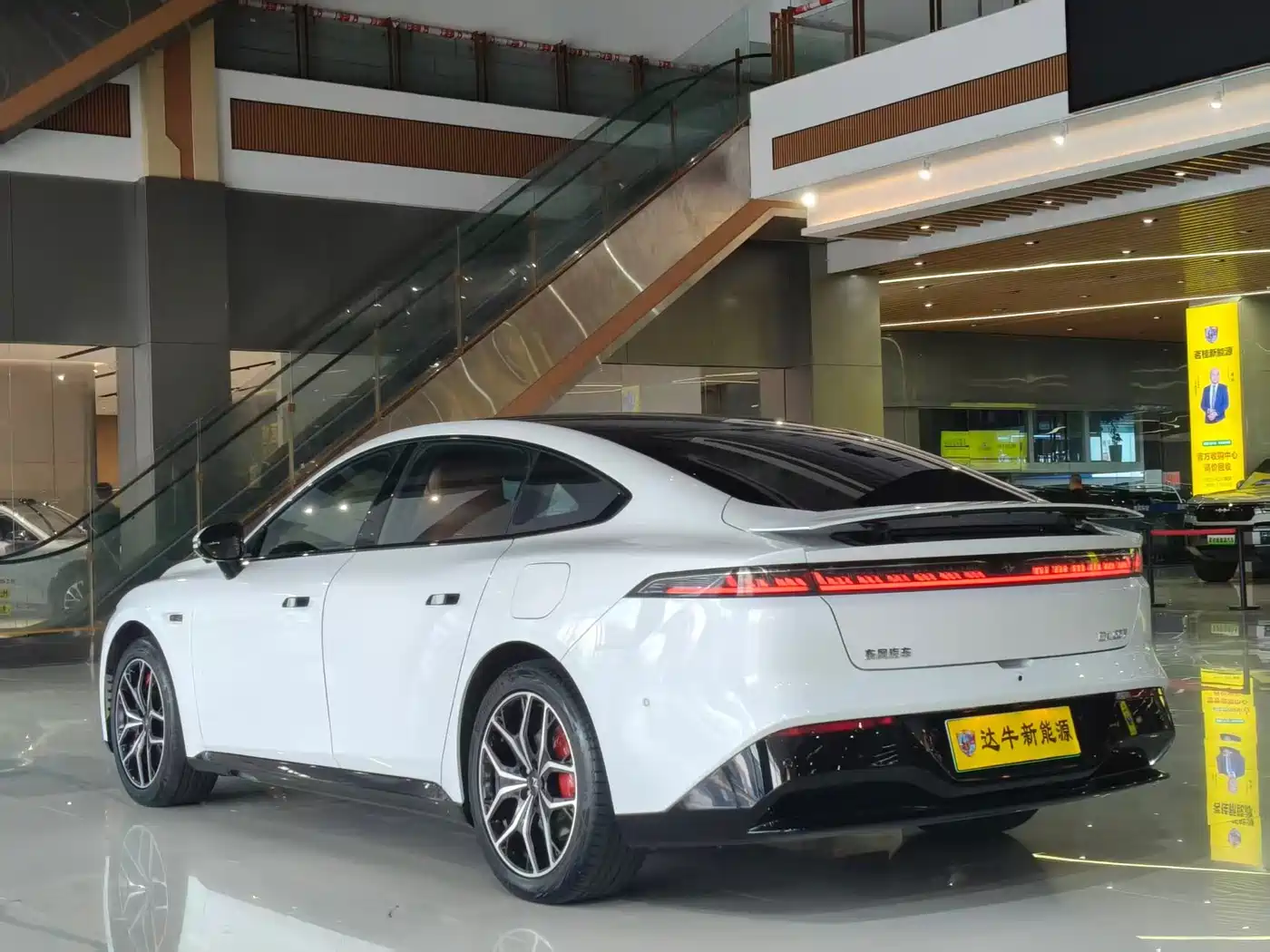 Фото 8 - Dongfeng Yipai eπ007