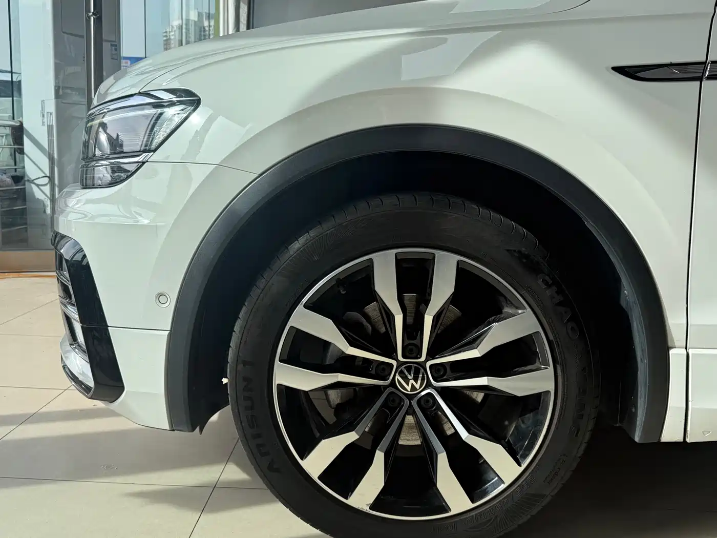 Volkswagen Tiguan L 2021 330TSI Automatic 2WD R-Line Flagship фото 6