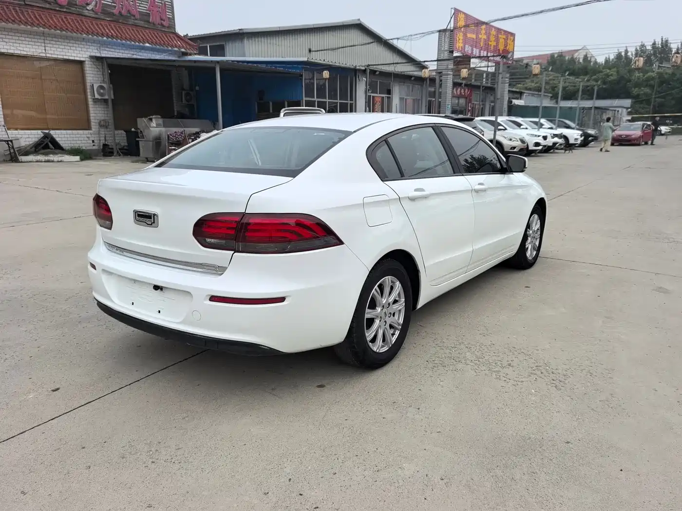 Qoros 3 2019 2018 Sedan 1.6L Auto Leading
