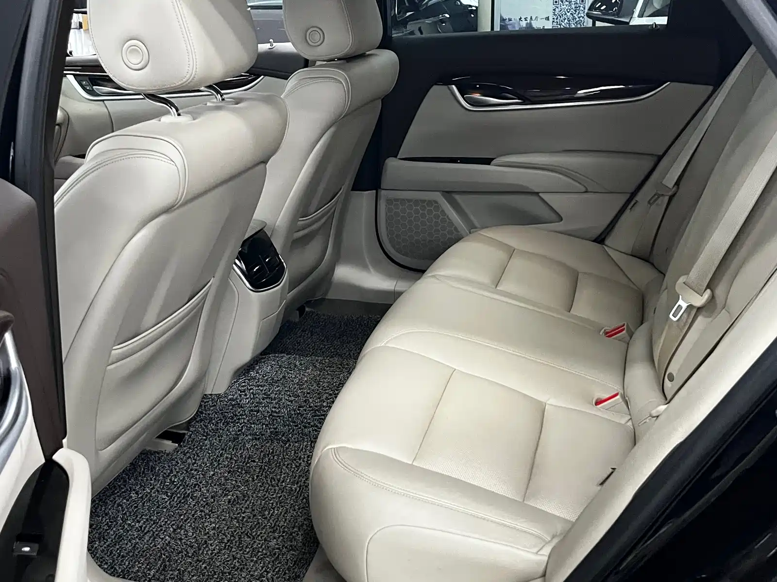 Photo 10 - Cadillac XTS