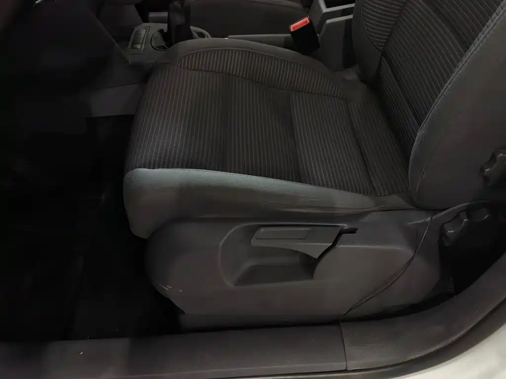 Volkswagen Touran 2018 2015 1.4T Manual Trend Edition 5-seater