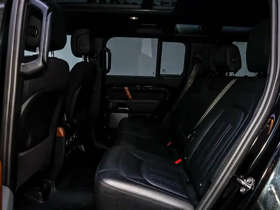 Land Rover Defender 2024 110 3.0T P400 X фото 9