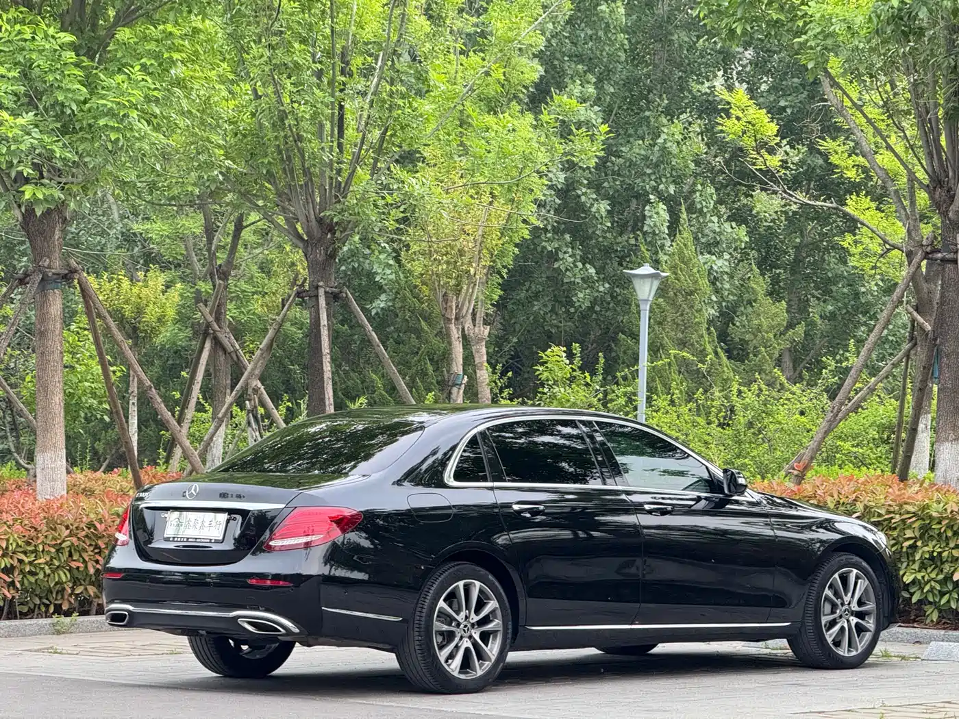 Mercedes-Benz E-Class 2016 E 300 L Fashion Type фото 10