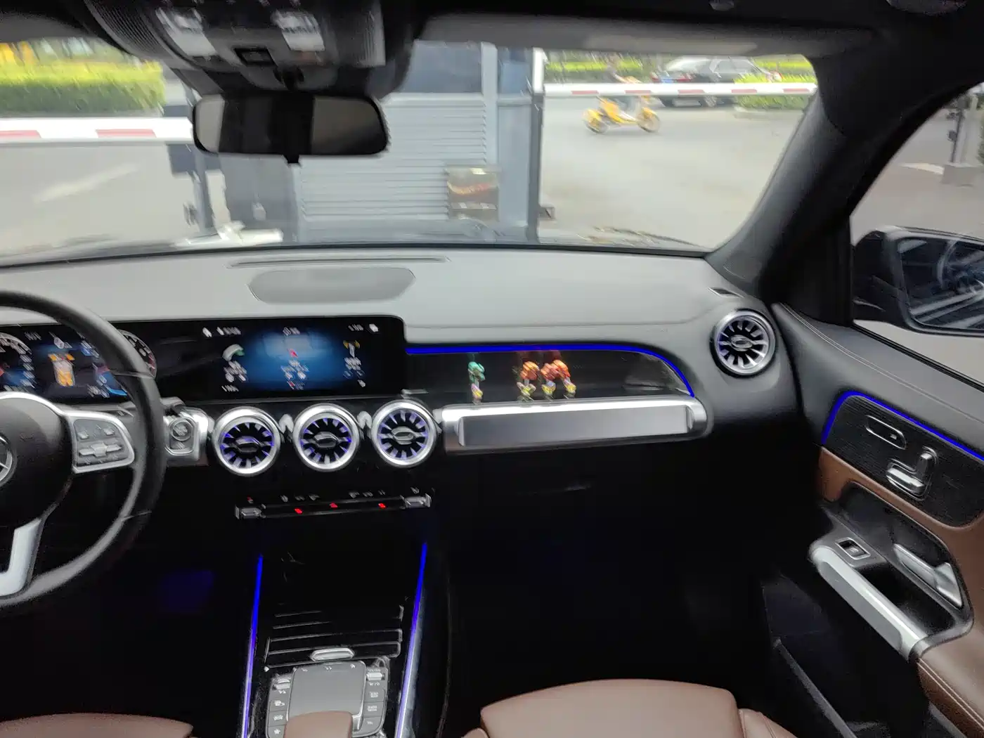 Mercedes-Benz GLB 2023 GLB 220 4MATIC фото 14