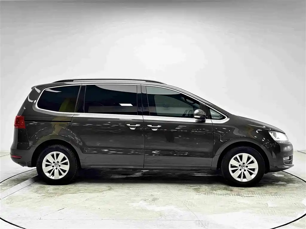 Фото 4 - Volkswagen Sharan