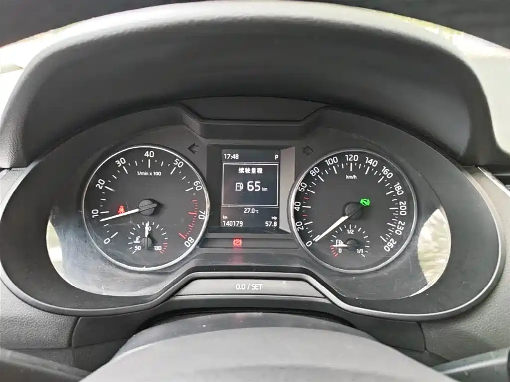 Škoda Octavia 2017 1.6L Automatic Smart Edition фото 12