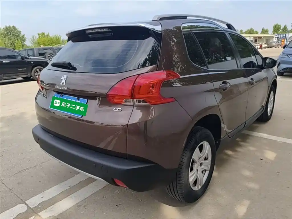 Peugeot 2008 2015 1.6L Automatic Cool Edition фото 7