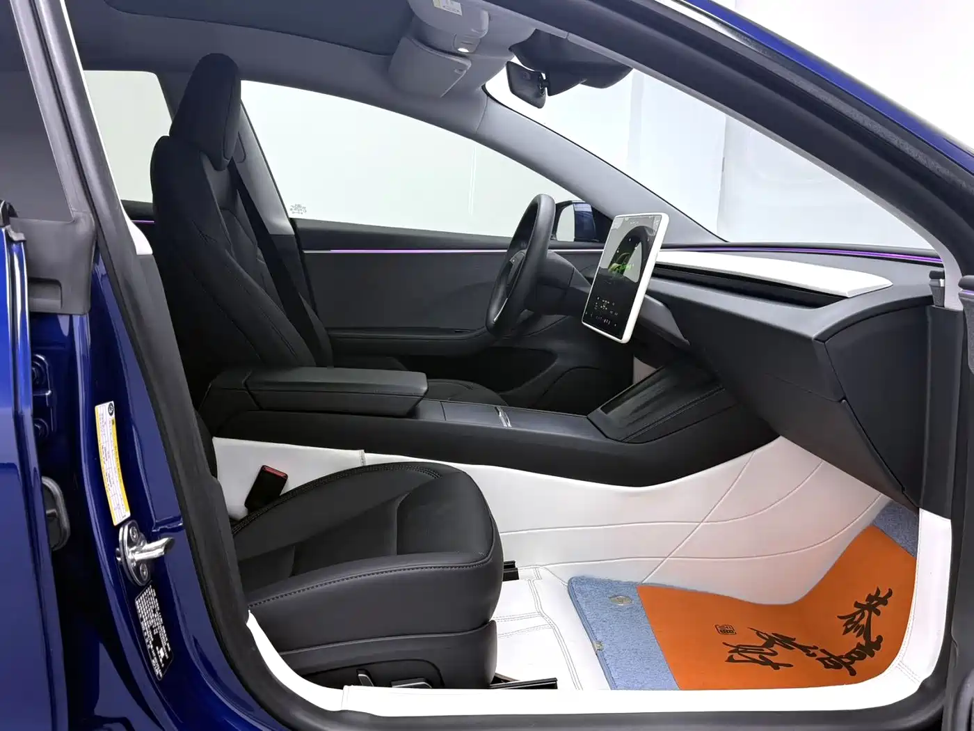 Фото 4 - Tesla Model 3