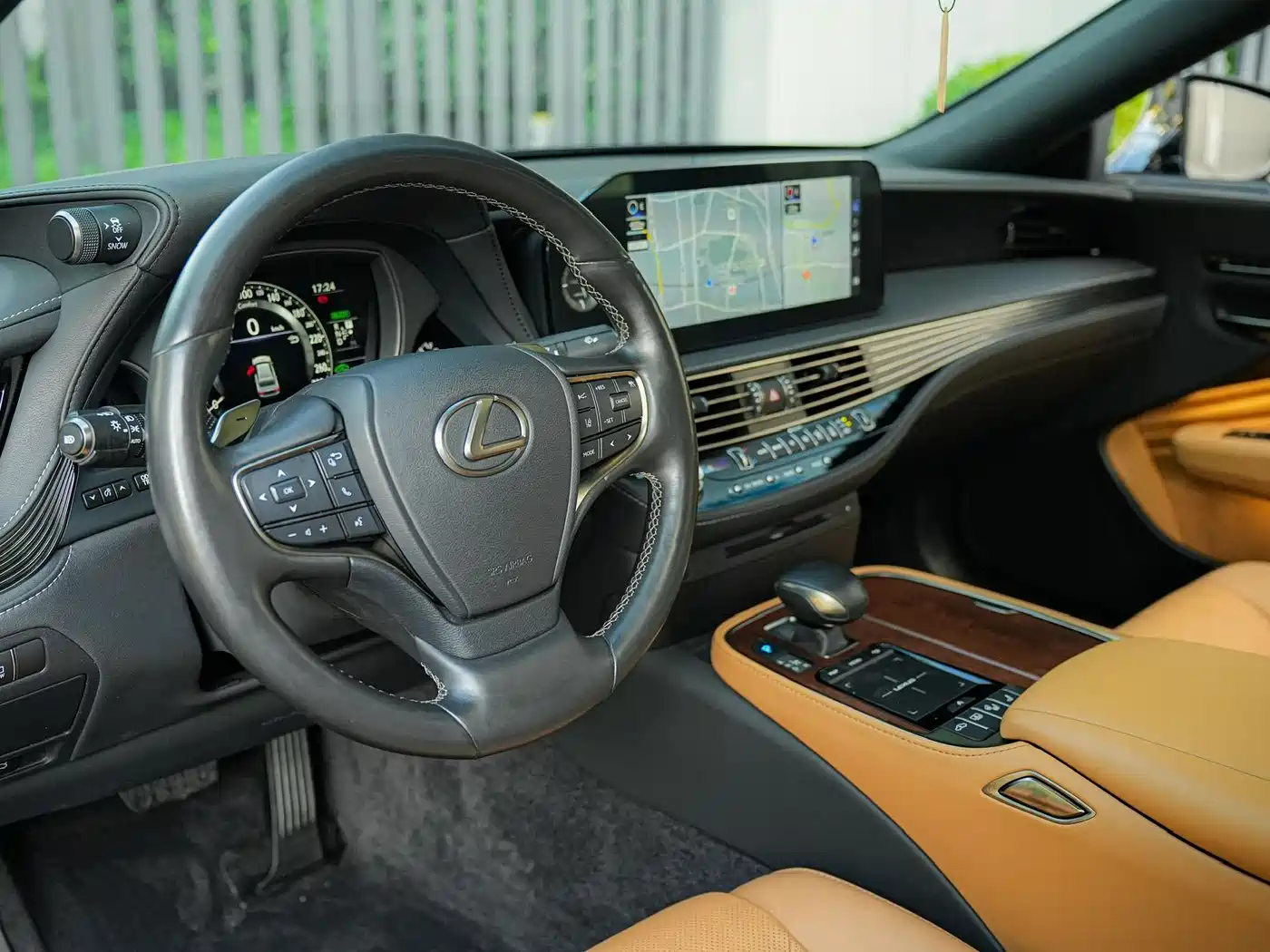 Lexus LS 2021 500h Excellence Edition фото 10