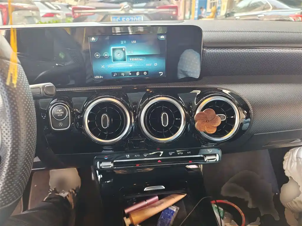 Mercedes-Benz A-Class 2019 A 180 L Sport Sedan фото 14