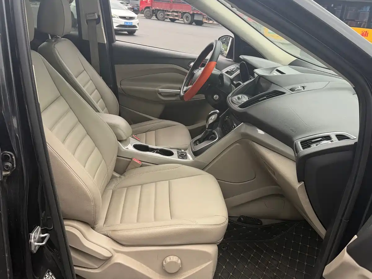 Photo 9 - Ford Kuga