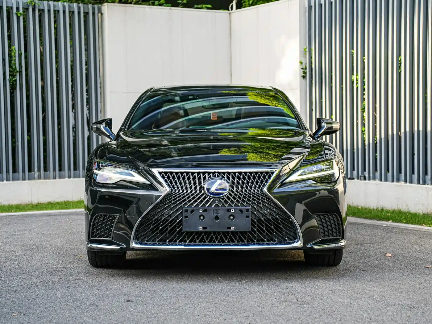 Lexus LS 2021 500h Excellence Edition фото 2