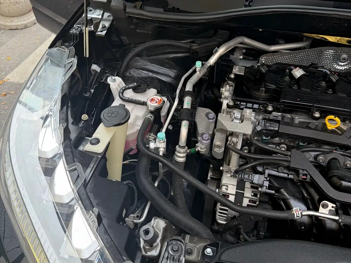 Toyota Frontlander 2022 2.0L CVT Luxury PLUS Edition фото 18