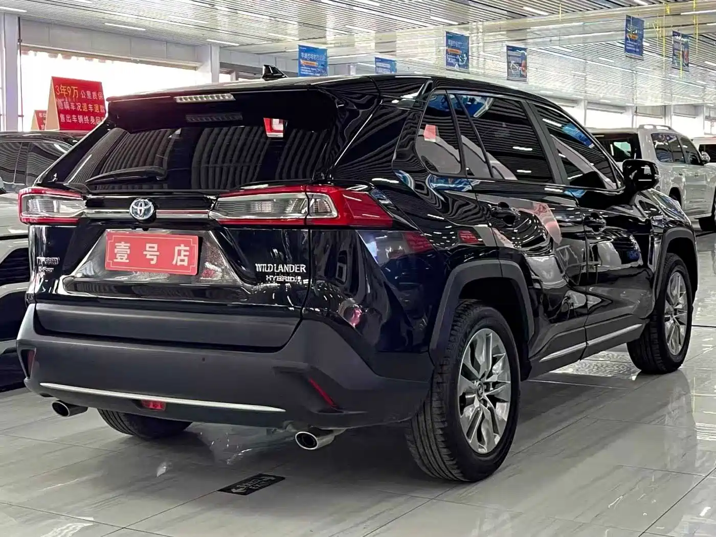 Toyota Wildlander 2021 Hybrid 2.5L E-CVT AWD Luxury Edition фото 4