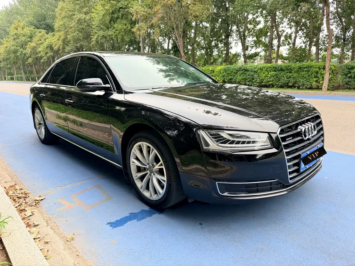 Фото 3 - Audi A8