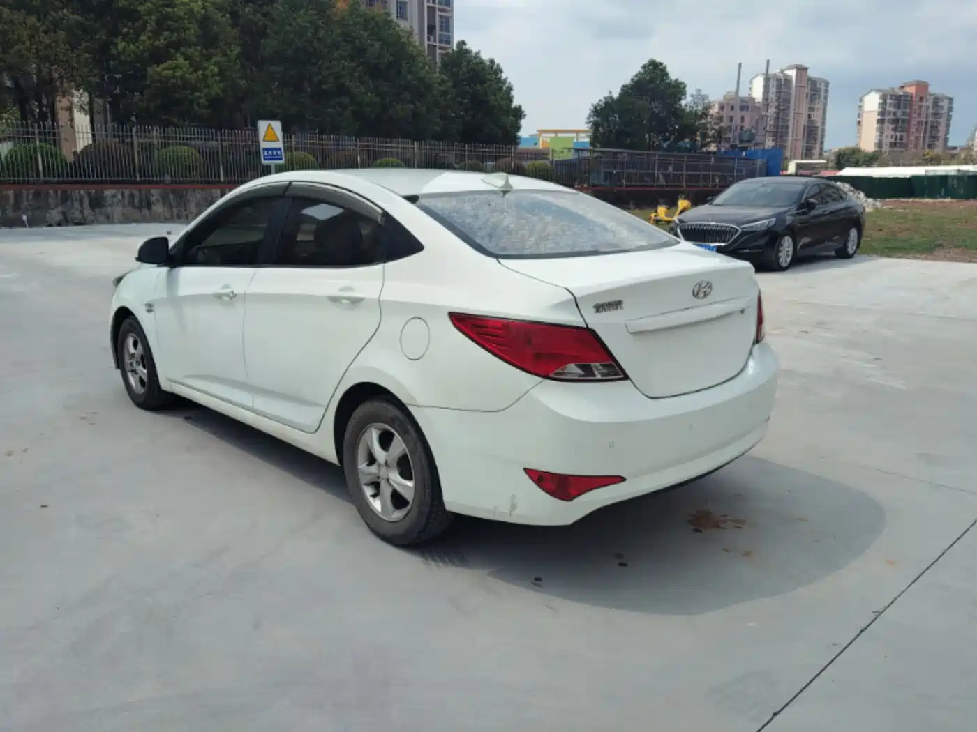 Hyundai Verna 2014 1.4L Automatic Smart GLS фото 10