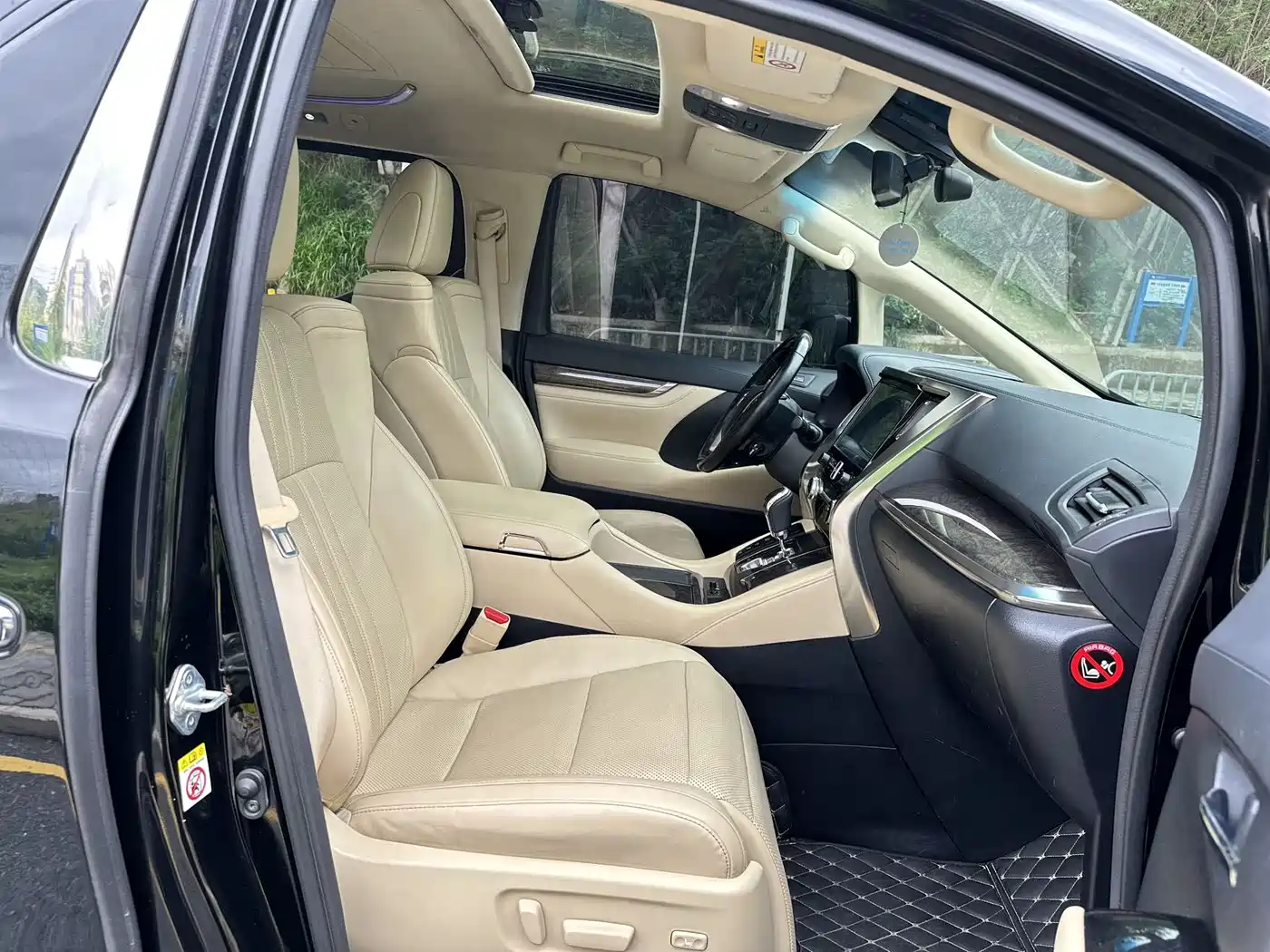 Toyota Alphard 2018 Facelift 3.5L Premium Edition фото 5