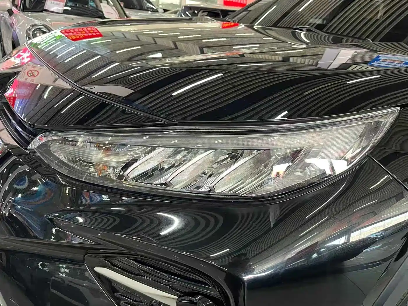 Toyota Wildlander 2021 Hybrid 2.5L E-CVT AWD Luxury Edition фото 13