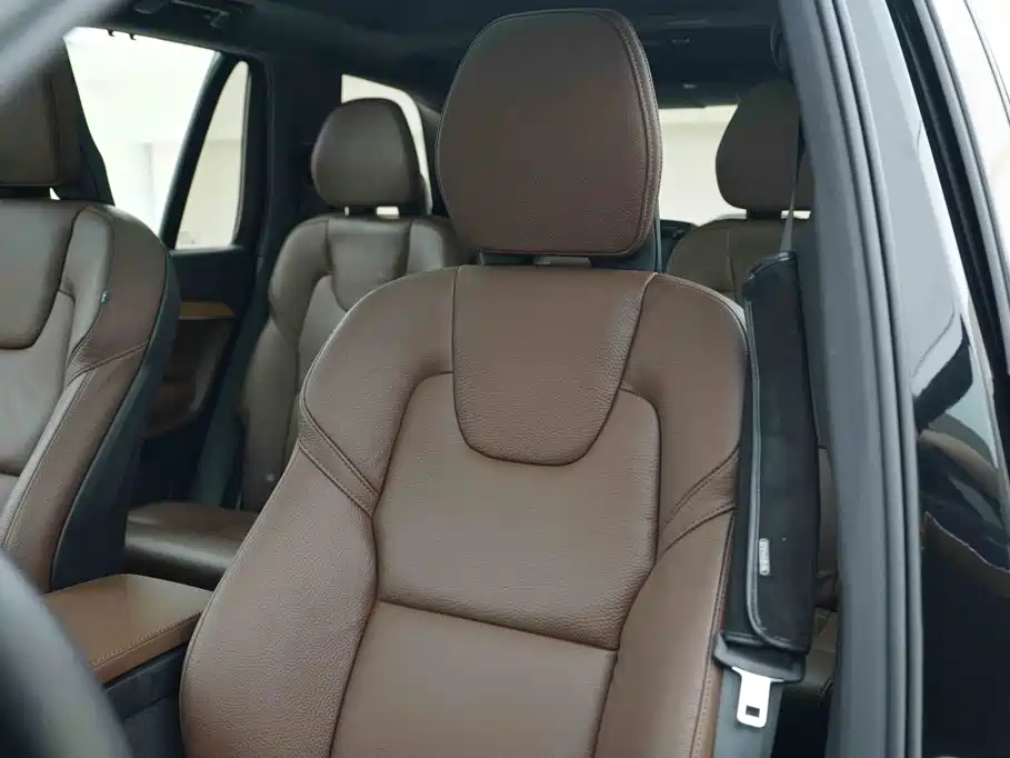 Volvo XC90 2023 2023 B6 Smart Comfort Luxury Edition 7-Seater