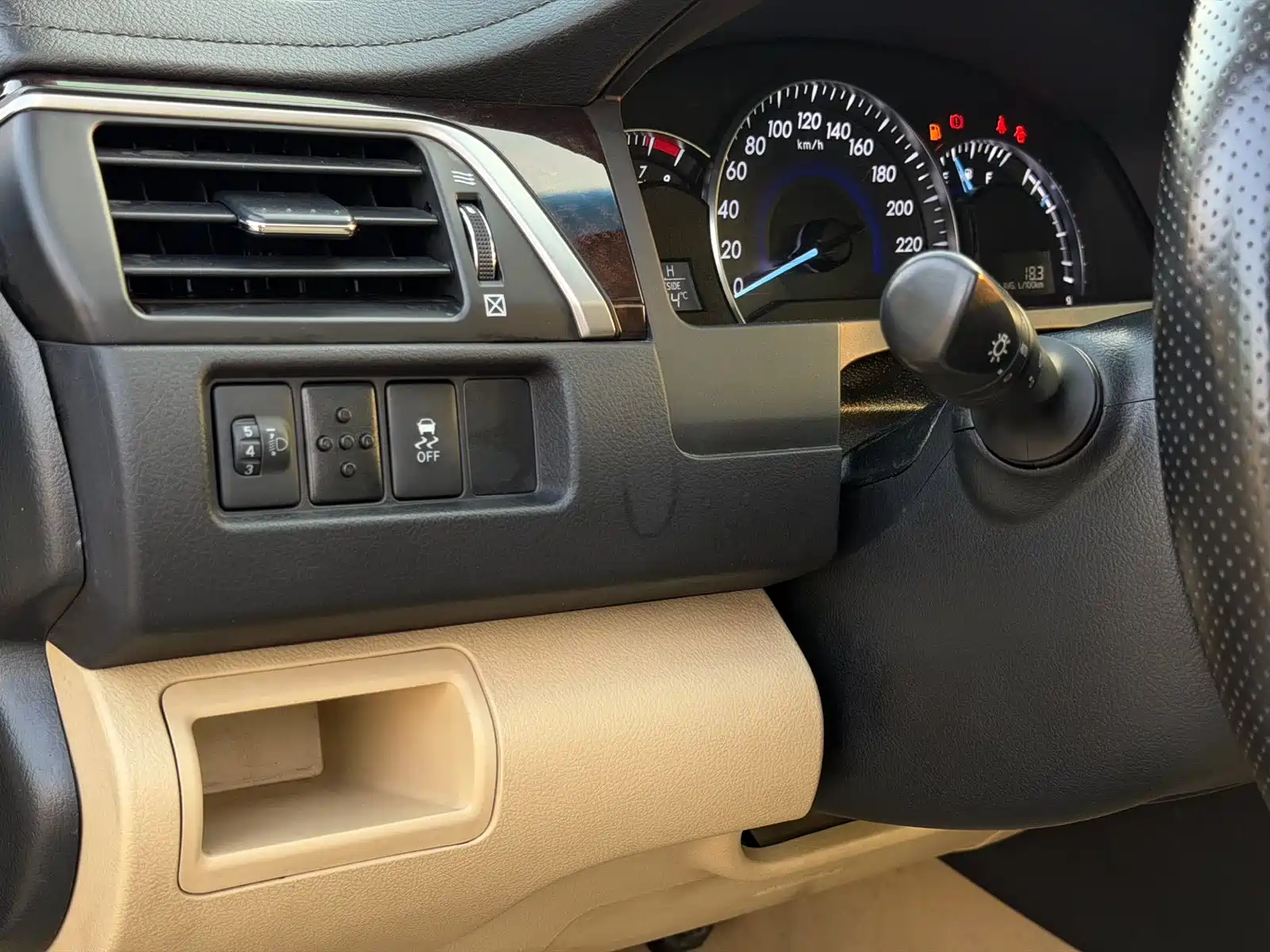 Фото 9 - Toyota Camry