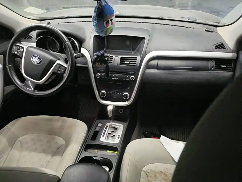 Фото 12 - Besturn X80