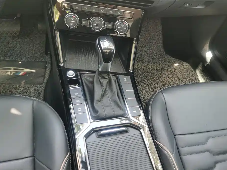 Volkswagen Passat 2019 330TSI Elite Version China VI фото 15