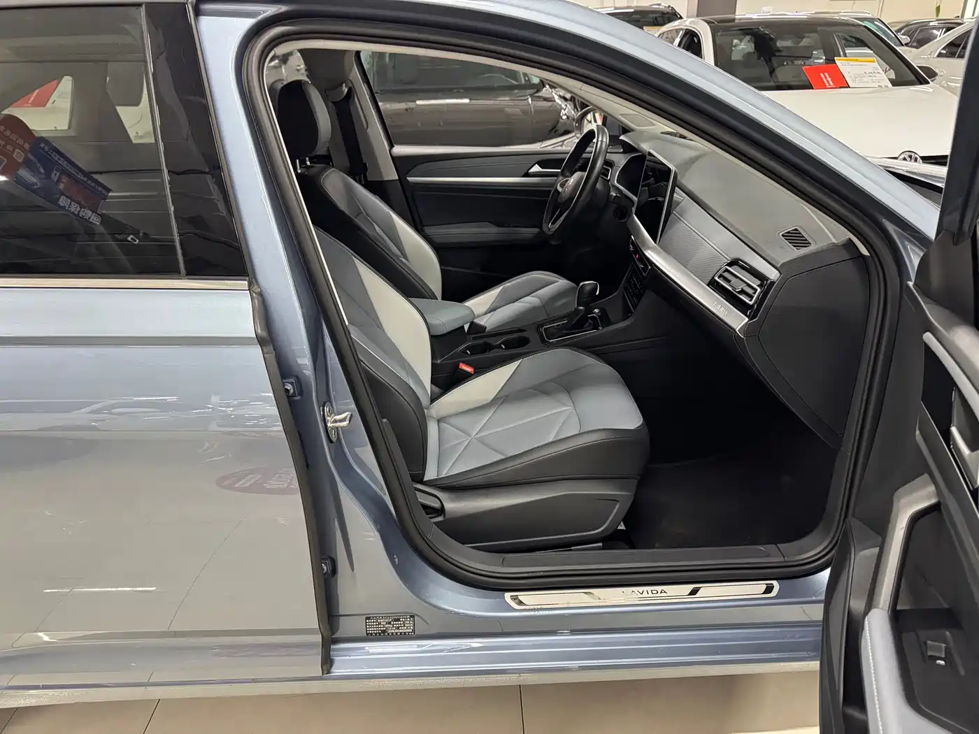 Volkswagen Lavida 2023 Model 280TSI DSG Eternal Edition фото 14