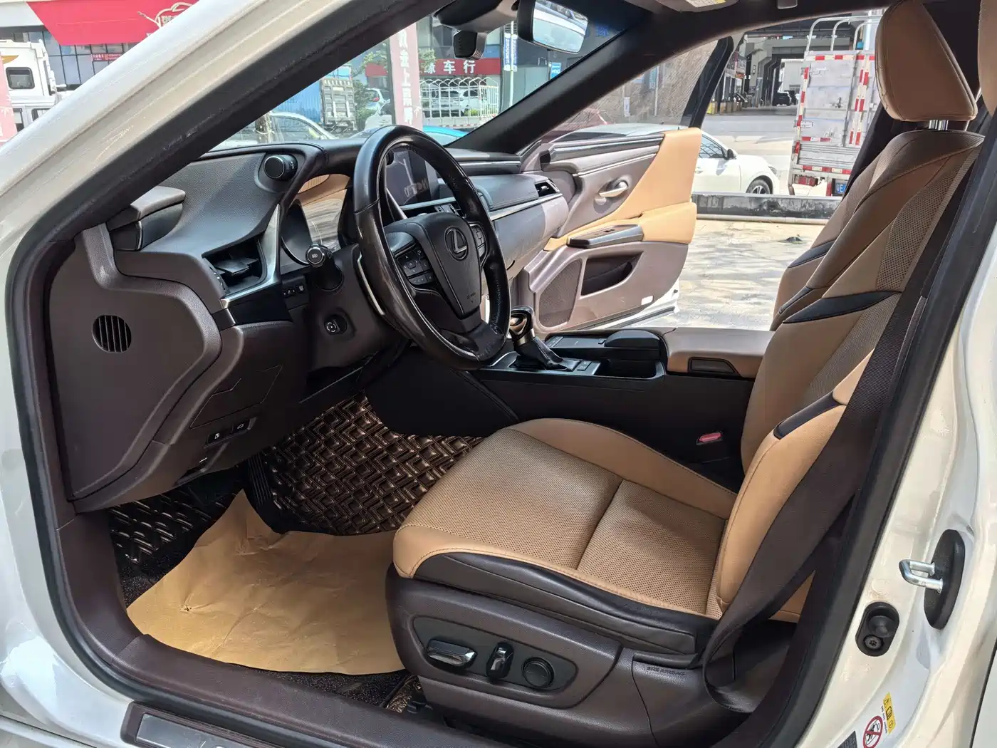 Lexus ES 2020 Model 300h Excellence Edition фото 6