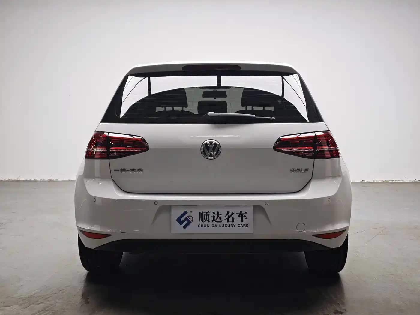 Фото 3 - Volkswagen Golf