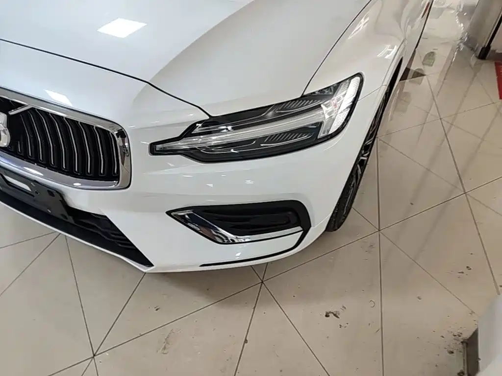 Volvo S60 2023 2023 B4 Smart Vision Luxury Edition