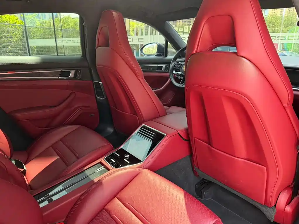 Photo 7 - Porsche Panamera