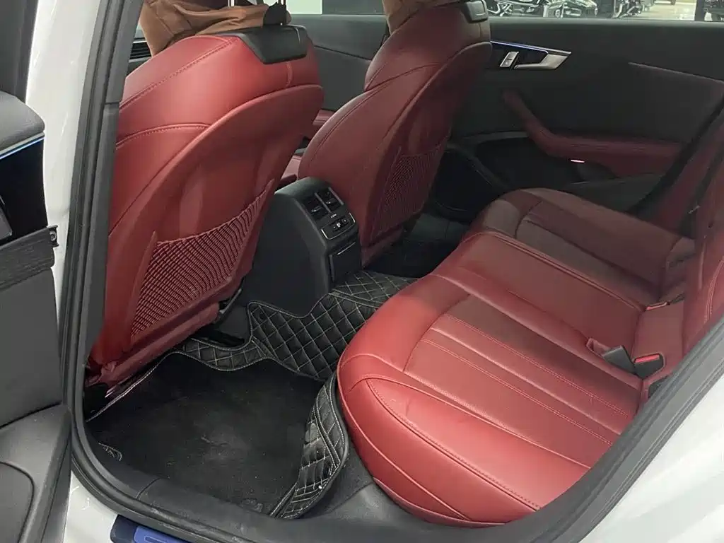 Audi A4L 2025 2025 2 Million Celebration Edition 40 TFSI Luxury Dynamic