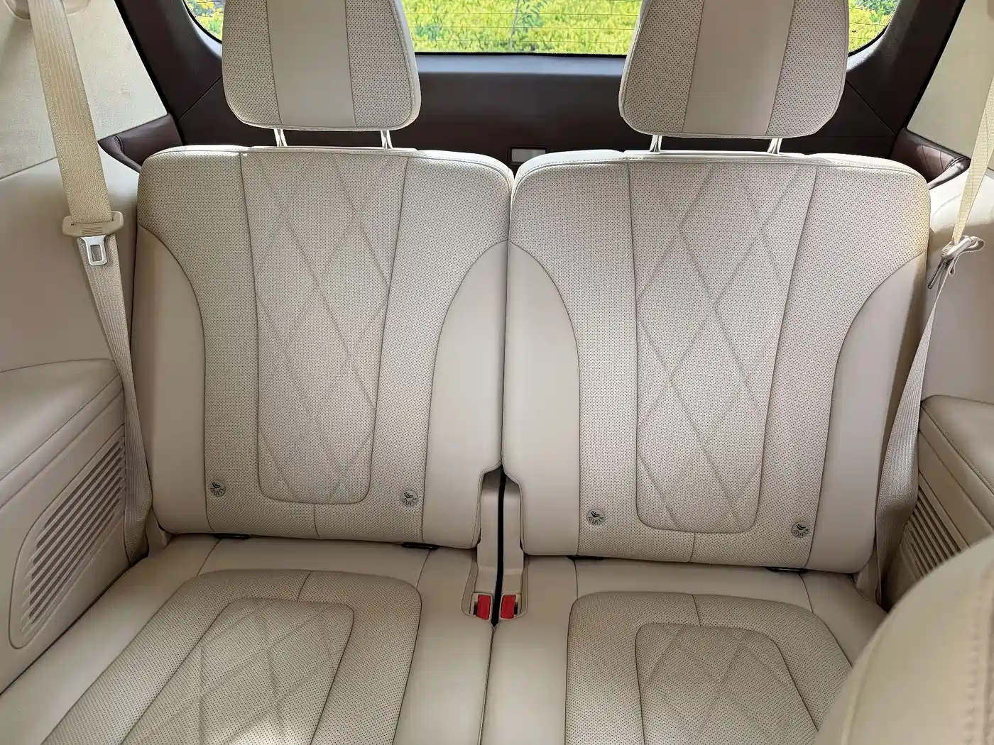 AITO Wenjie AITO M9 2024 Range Extender Max Edition 42kWh 6-seater фото 13
