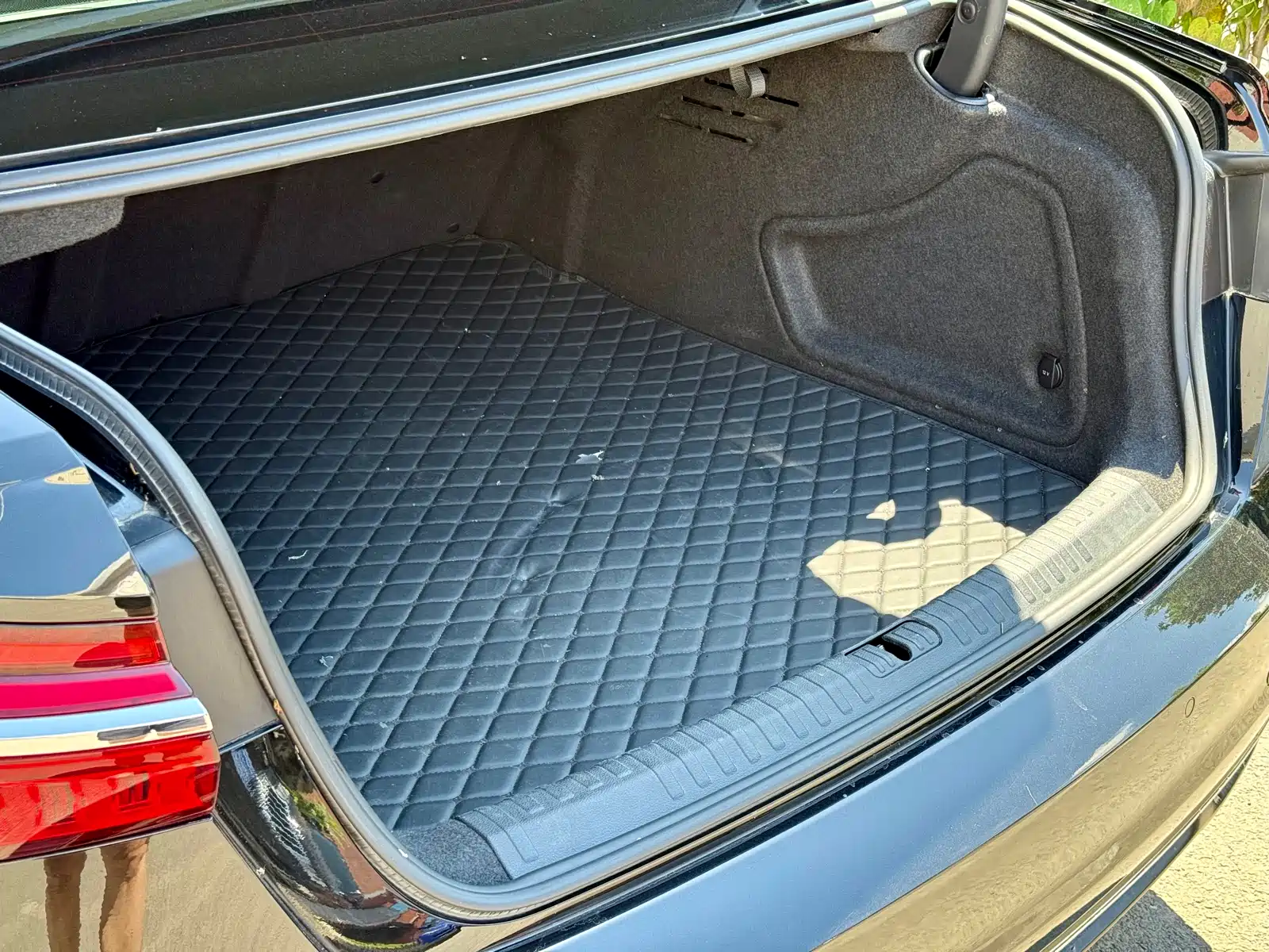 Фото 10 - Audi A6L