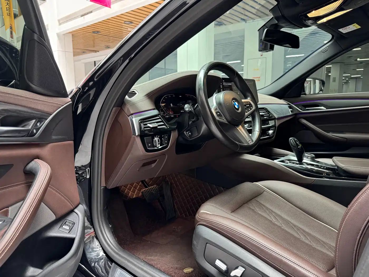 BMW 5 Series 2022 530Li Leading M Sport Package фото 9