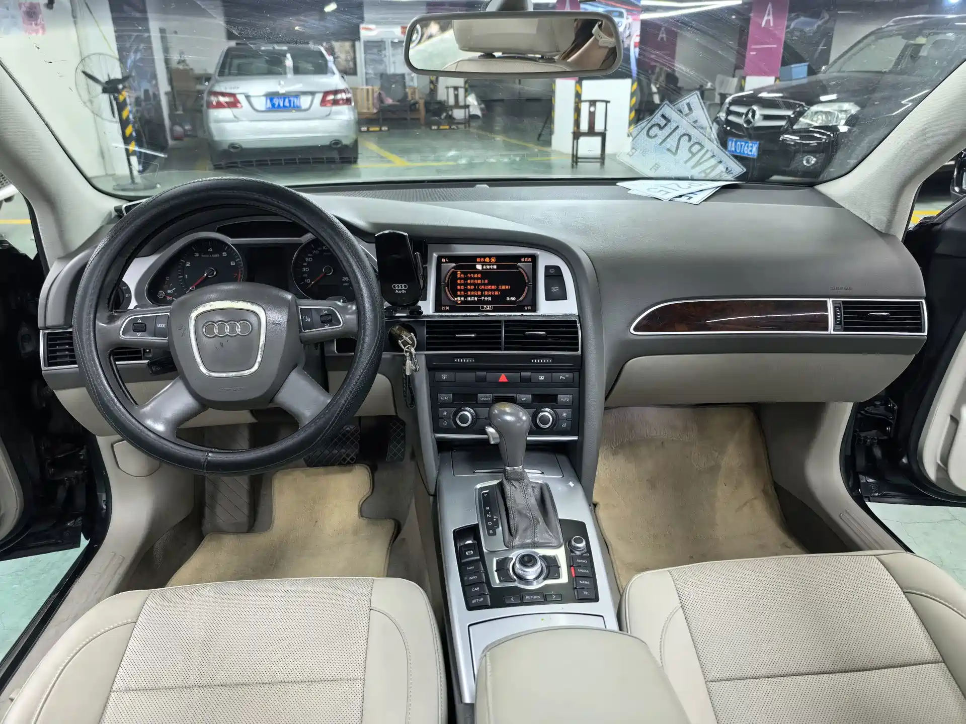 Фото 7 - Audi A6L
